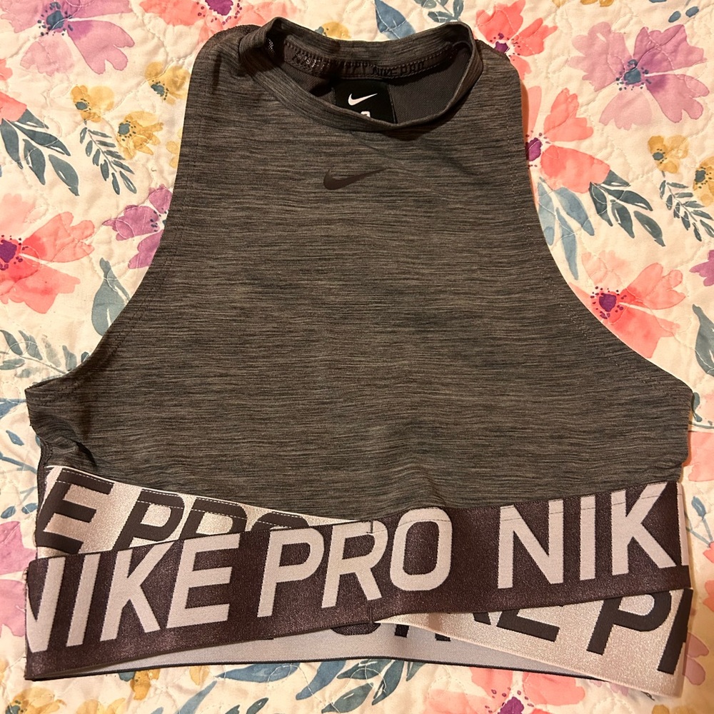 Nike Pro crop top